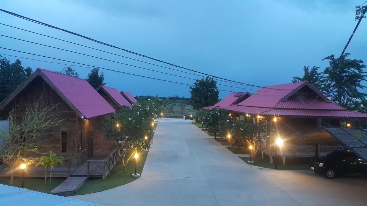 Ingaun Resort Kanchanaburi Ban Noi  Kültér fotó